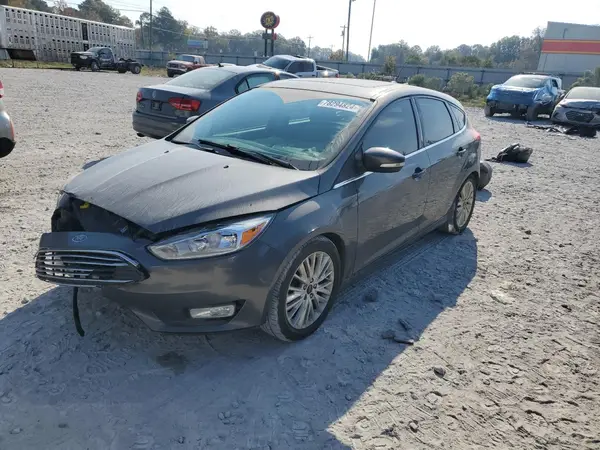 1FADP3N21JL251897 2018 FORD FOCUS - Image 1