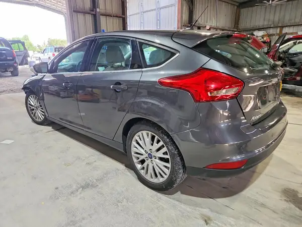 1FADP3N21JL261846 2018 FORD FOCUS - Image 2