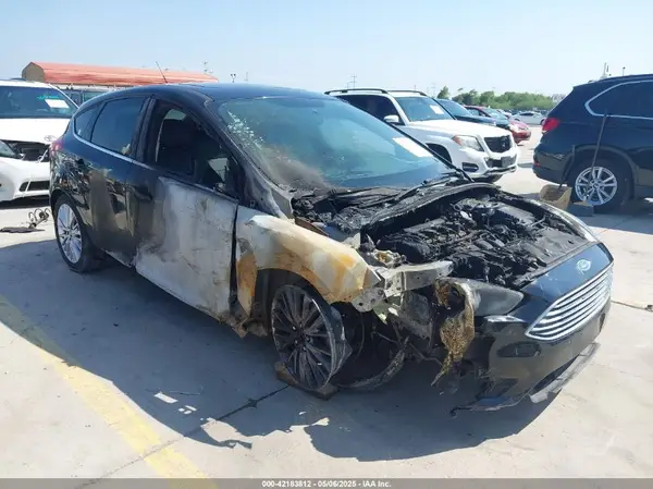 1FADP3N21JL289677 2018 FORD FOCUS - Image 1