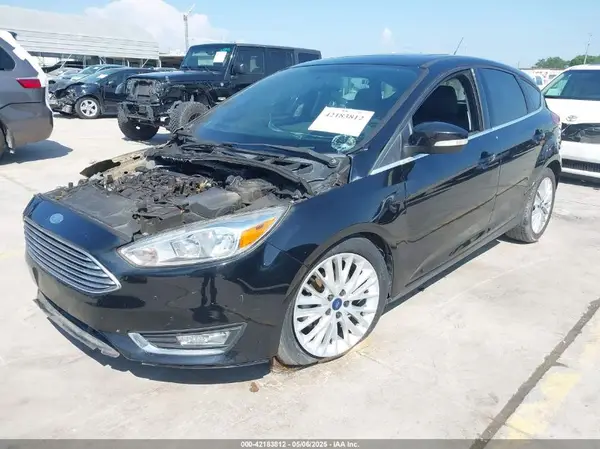 1FADP3N21JL289677 2018 FORD FOCUS - Image 2