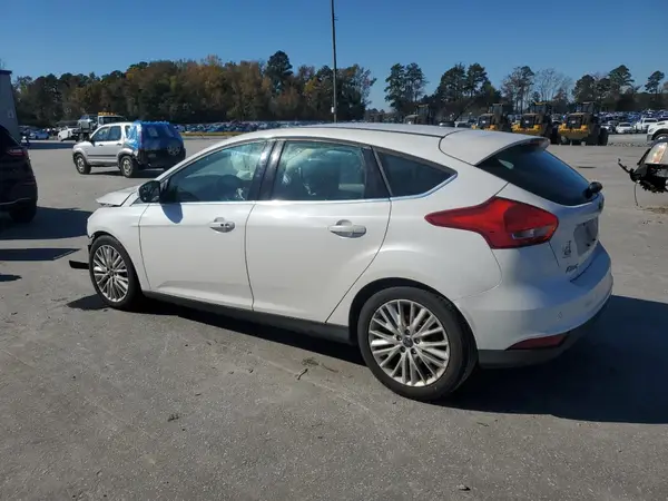 1FADP3N22GL299420 2016 FORD FOCUS - Image 2