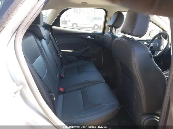1FADP3N22HL215453 2017 FORD FOCUS - Image 8
