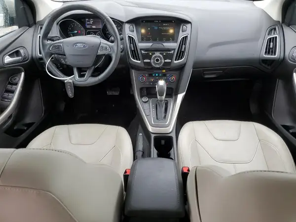 1FADP3N22HL221415 2017 FORD FOCUS - Image 8