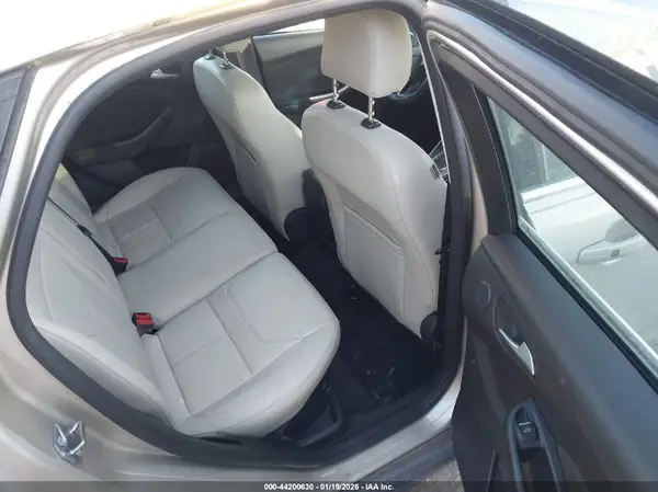 1FADP3N22HL252244 2017 FORD FOCUS - Image 8