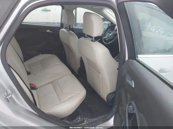 1FADP3N22HL268086 2017 FORD FOCUS - Image 8