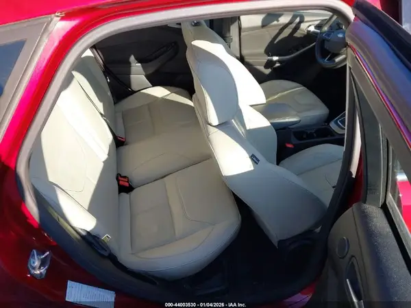 1FADP3N22HL279587 2017 FORD FOCUS - Image 8