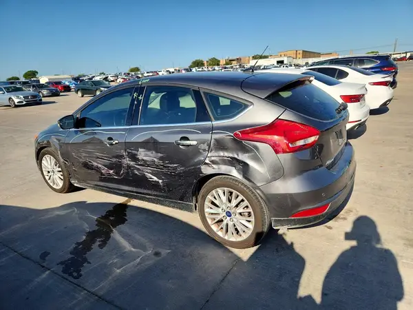 1FADP3N22HL320588 2017 FORD FOCUS - Image 2