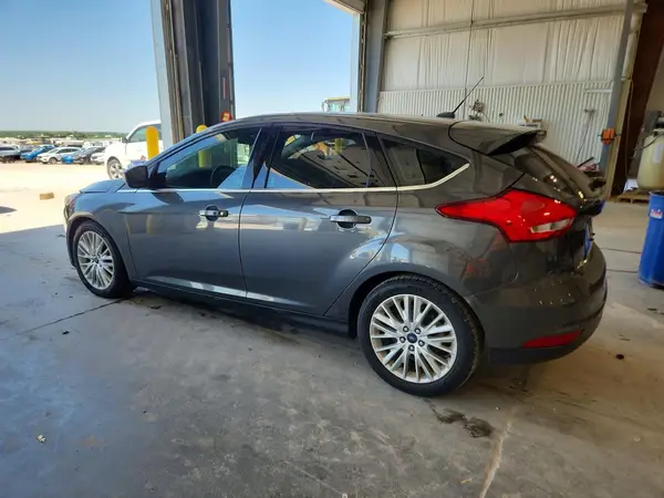1FADP3N22HL349170 2017 FORD FOCUS - Image 2