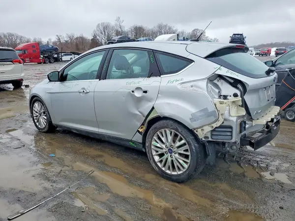 1FADP3N22JL219217 2018 FORD FOCUS - Image 2