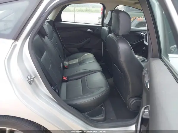 1FADP3N22JL261905 2018 FORD FOCUS - Image 8