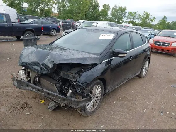 1FADP3N22JL283337 2018 FORD FOCUS - Image 2