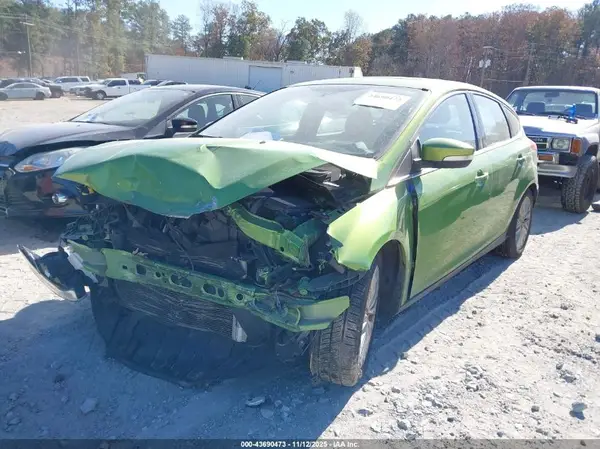 1FADP3N22JL323402 2018 FORD FOCUS - Image 2