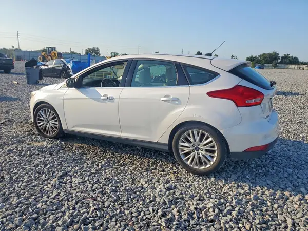 1FADP3N23GL299393 2016 FORD FOCUS - Image 2