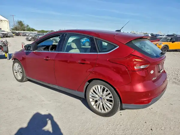 1FADP3N23GL302485 2016 FORD FOCUS - Image 2