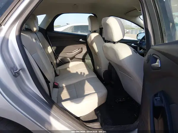 1FADP3N23GL326561 2016 FORD FOCUS - Image 8