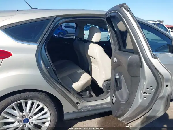 1FADP3N23GL388610 2016 FORD FOCUS - Image 8