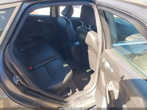 1FADP3N23JL232283 2018 FORD FOCUS - Image 8