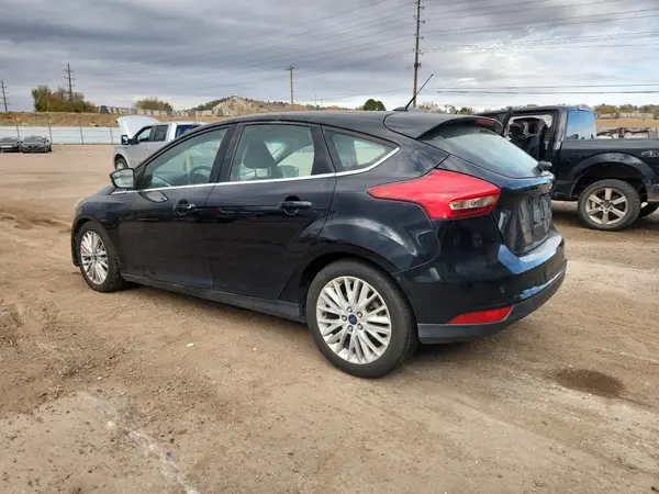 1FADP3N23JL252338 2018 FORD FOCUS - Image 2