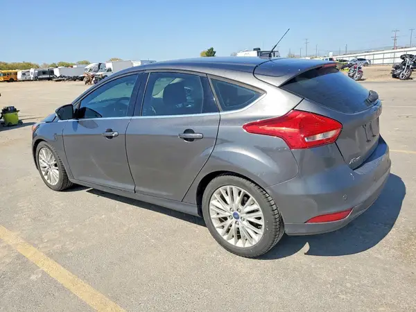 1FADP3N23JL271911 2018 FORD FOCUS - Image 2