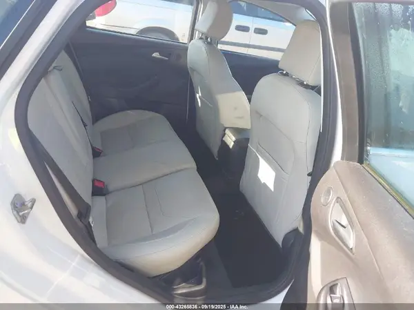 1FADP3N23JL283296 2018 FORD FOCUS - Image 8