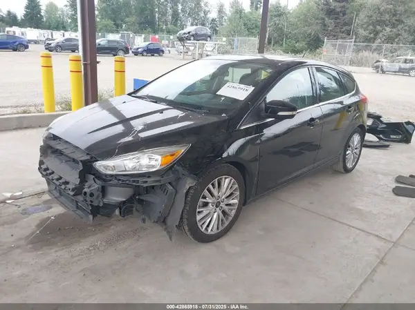 1FADP3N23JL323912 2018 FORD FOCUS - Image 2