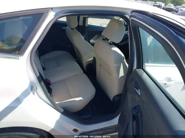 1FADP3N24GL231622 2016 FORD FOCUS - Image 8