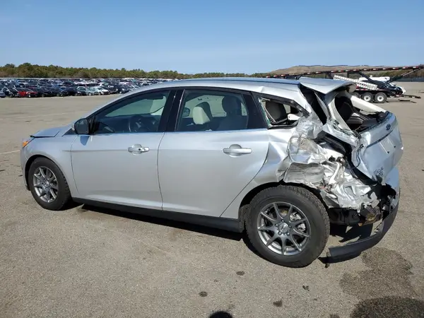 1FADP3N24GL307436 2016 FORD FOCUS - Image 2