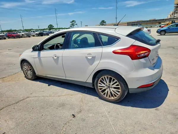 1FADP3N24GL374022 2016 FORD FOCUS - Image 2
