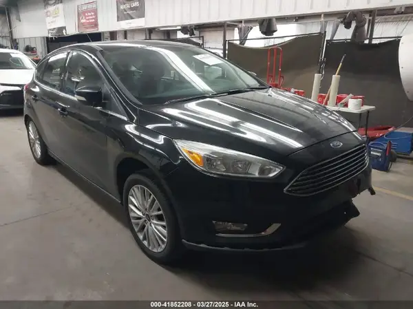 1FADP3N24HL272396 2017 FORD FOCUS - Image 1
