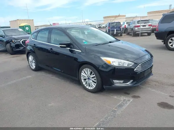 1FADP3N24HL326330 2017 FORD FOCUS - Image 1