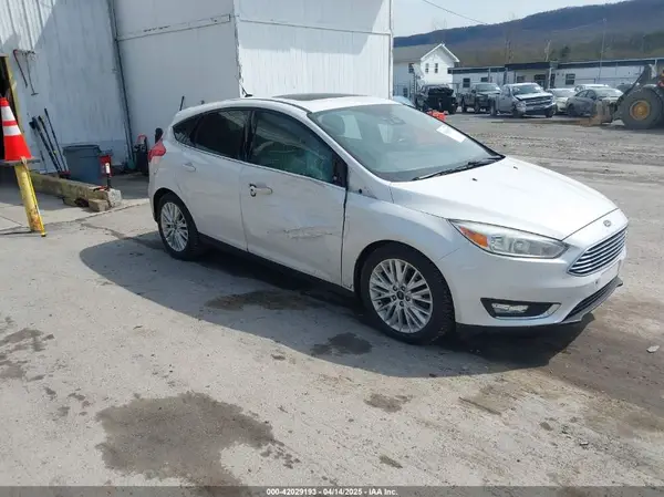 1FADP3N24HL331009 2017 FORD FOCUS - Image 1