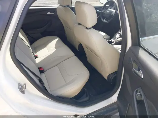 1FADP3N24HL331009 2017 FORD FOCUS - Image 8
