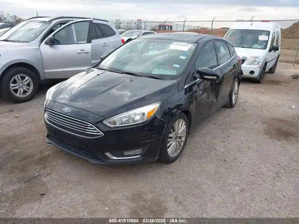 1FADP3N24JL252493 2018 FORD FOCUS - Image 2
