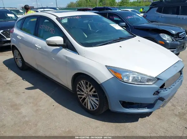 1FADP3N24JL279449 2018 FORD FOCUS - Image 1