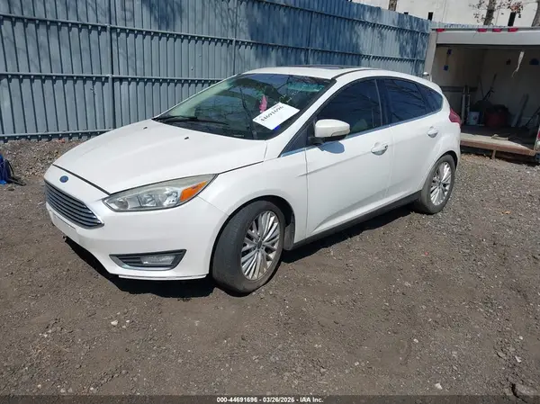 1FADP3N24JL283209 2018 FORD FOCUS - Image 2