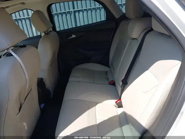 1FADP3N24JL283209 2018 FORD FOCUS - Image 8