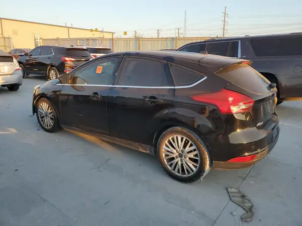 1FADP3N24JL283274 2018 FORD FOCUS - Image 2