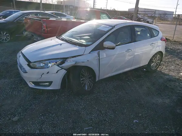1FADP3N24JL323482 2018 FORD FOCUS - Image 2