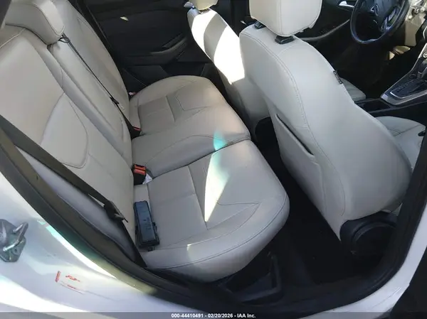 1FADP3N24JL323482 2018 FORD FOCUS - Image 8