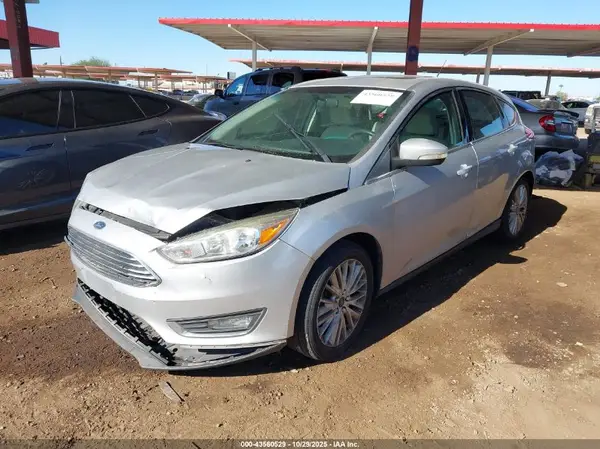 1FADP3N24JL323899 2018 FORD FOCUS - Image 2
