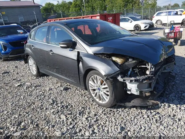 1FADP3N24JL326012 2018 FORD FOCUS - Image 1