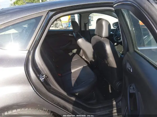 1FADP3N24JL326012 2018 FORD FOCUS - Image 8