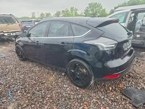 1FADP3N24JL326138 2018 FORD FOCUS - Image 2