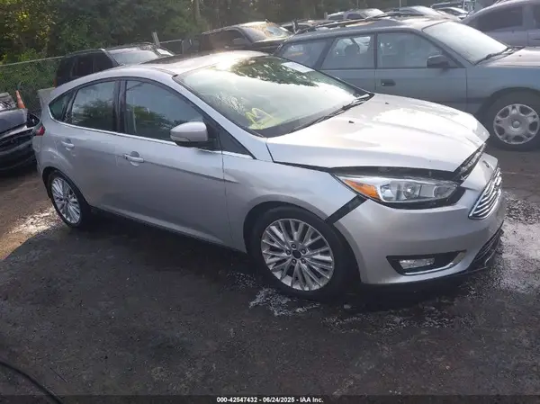 1FADP3N25GL250227 2016 FORD FOCUS - Image 1
