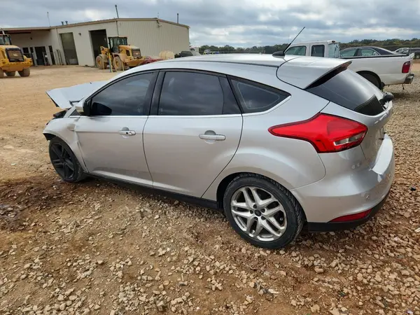 1FADP3N25GL302875 2016 FORD FOCUS - Image 2