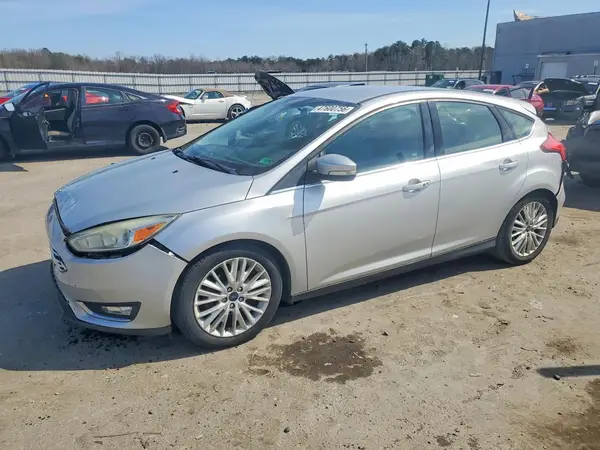 1FADP3N25GL302889 2016 FORD FOCUS - Image 1