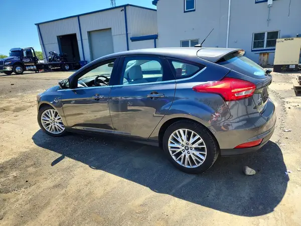 1FADP3N25HL207119 2017 FORD FOCUS - Image 2