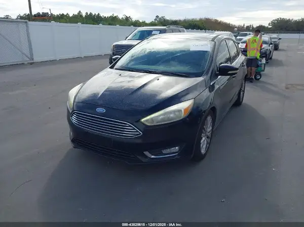 1FADP3N25HL256014 2017 FORD FOCUS - Image 2