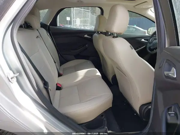 1FADP3N25HL291507 2017 FORD FOCUS - Image 8