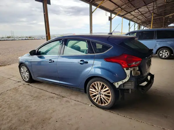 1FADP3N25JL230955 2018 FORD FOCUS - Image 2